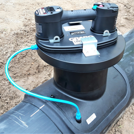 Vacuum-loading sewage saddle