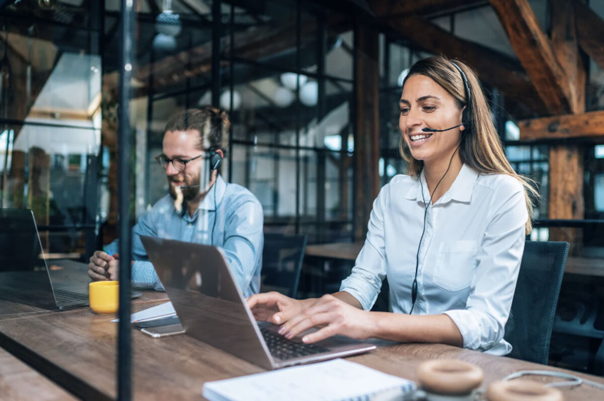 Customer Service Availability on 9 October 2025
