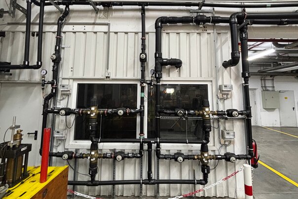 Effiziente Kühlwasserversorgung für die FRIALEN Produktion: Moderne Rohrsystemlösung aus PE und PVC-U 